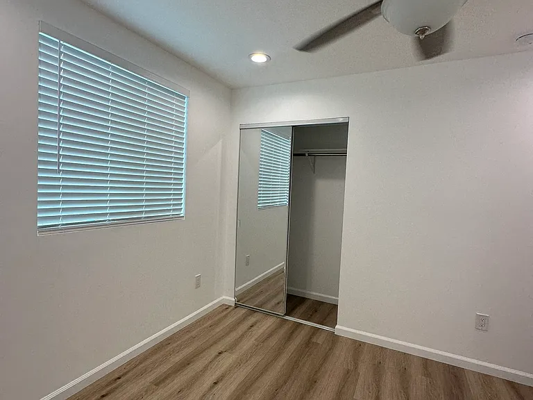 14529 Hartland St #14529 — Photo 17