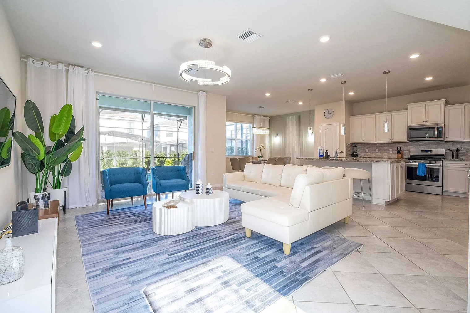 5 bed, 4.0 bath, 2529 sqft, $5,528 — Photo 1