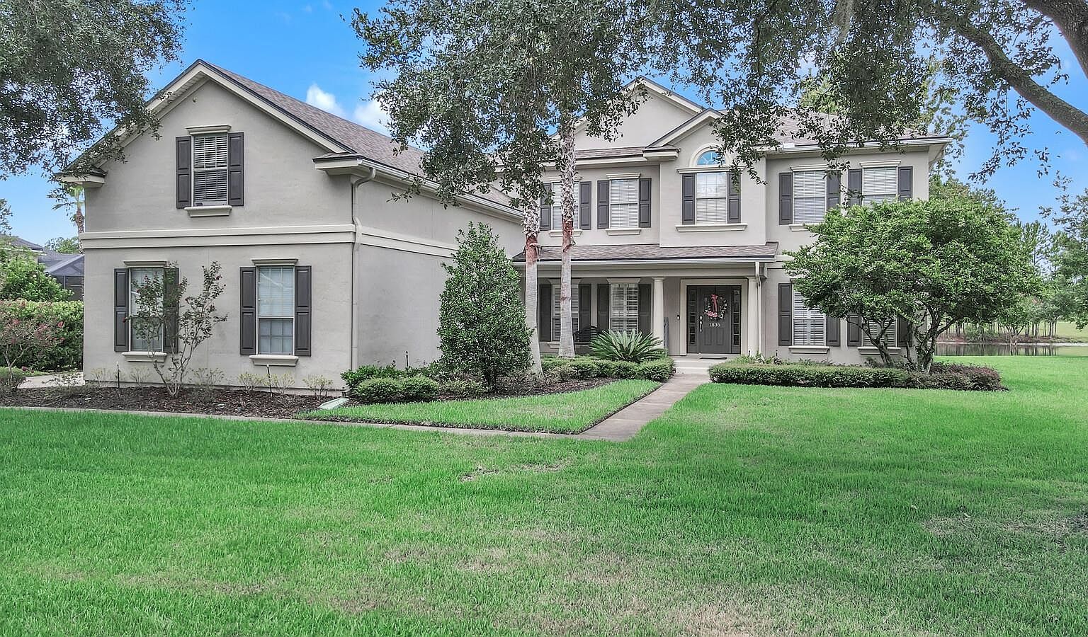 1836 Forest Glen Way