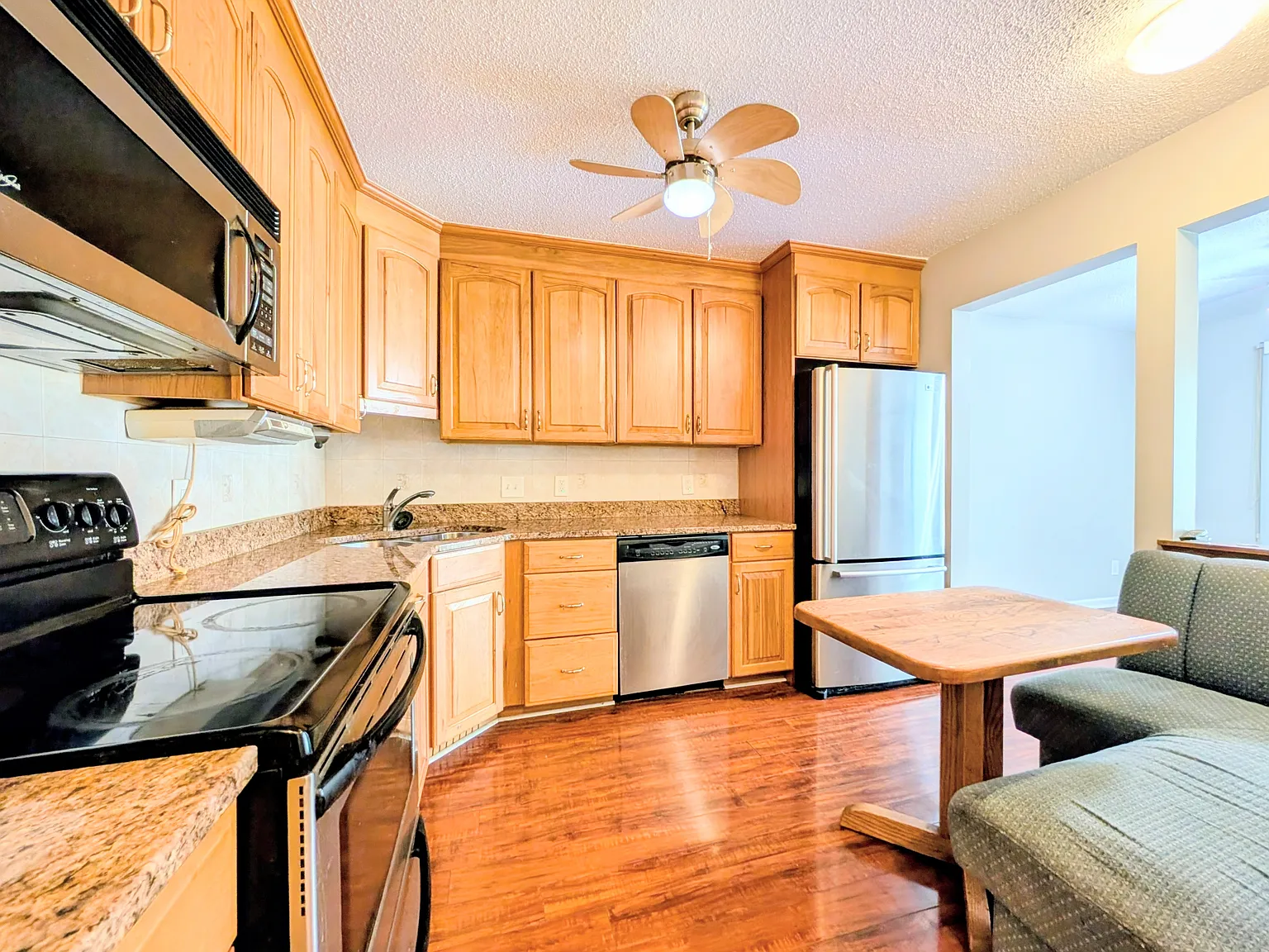 Charming & spacious 2BR/2BA Columbia Heights Townhome! — Photo 4