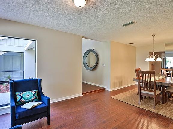 4th image of 12701 Barrett Dr