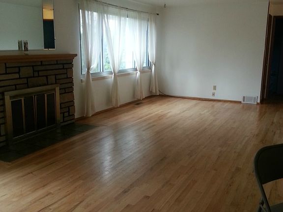 4th image of 14418 24th Ave S