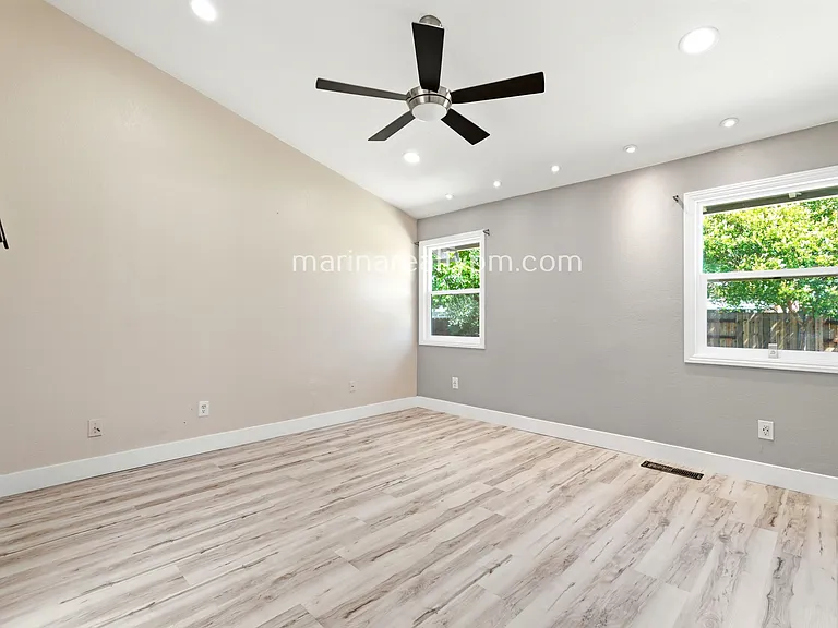 208 Buttercup Cir — Photo 54