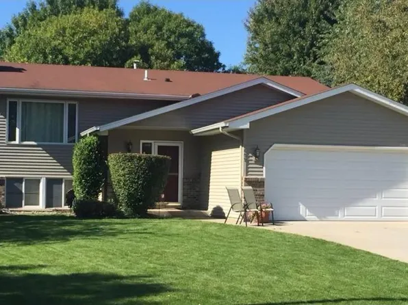 5699 Fawn Ln, Shoreview, MN 55126