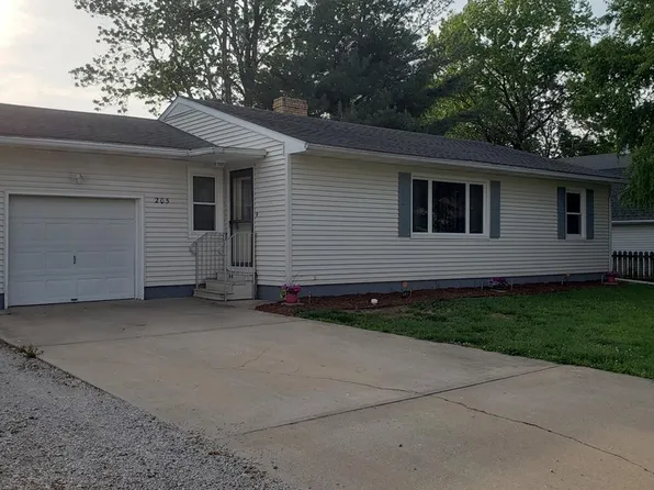 205 N Thomas St, Morrisonville, IL 62546