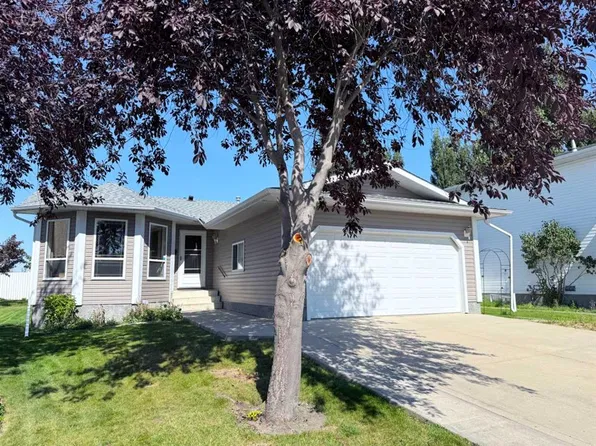 12 W Clearwater Cres, Wetaskiwin, AB T9A 3R4