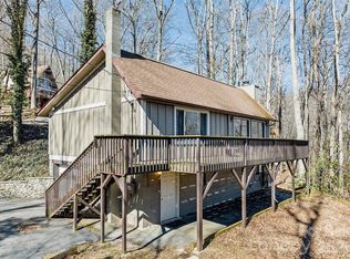662 Locust Dr, Maggie Valley, NC 28751