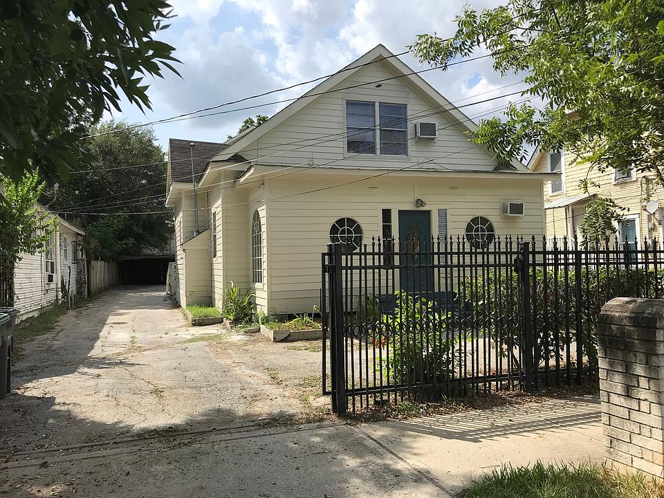 This is a single house, broken into 4 units. Unit C is in the rear.