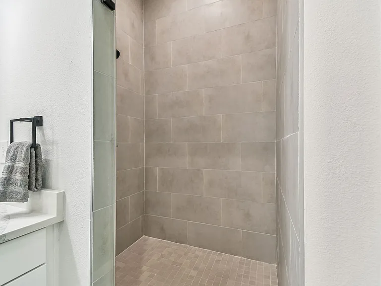 3826 Pompano Dr SE — Photo 79