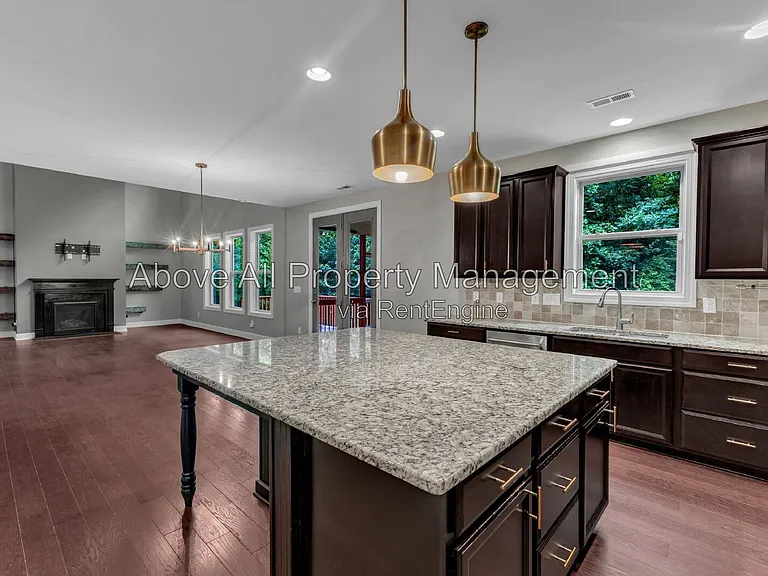 8313 Henderson Rd — Photo 27