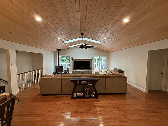3rd image of 1833 Cherrywood Ln