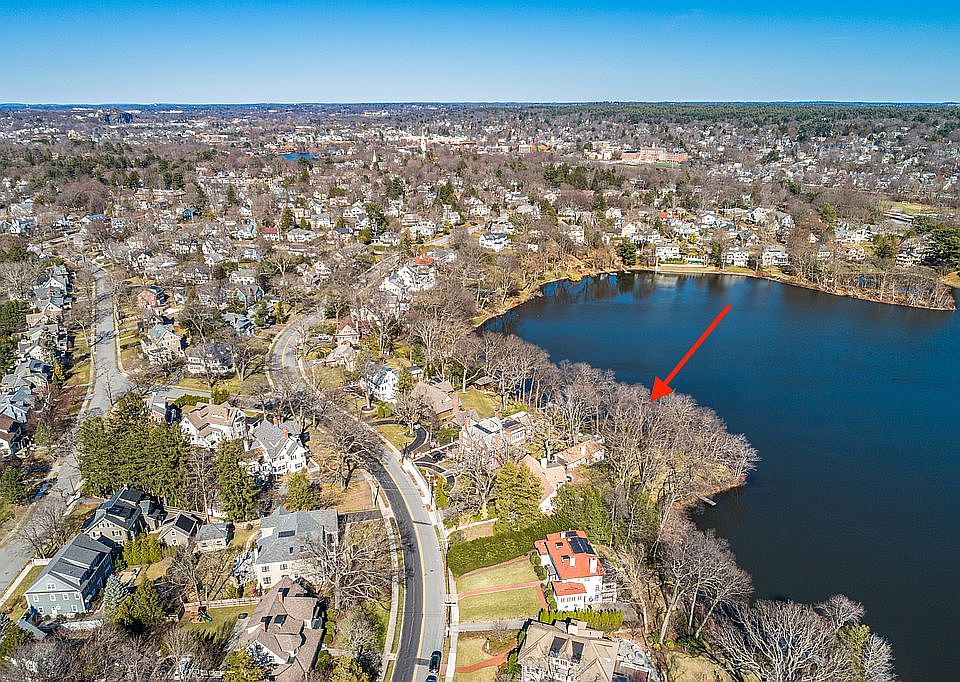 1st image of 32 Everett Ave