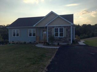 120 Thoroughbred Cir, Lexington, VA 24450