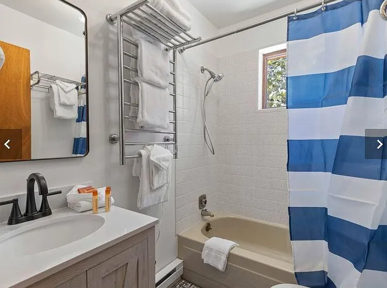 bath #2 (upstairs)