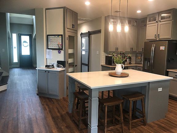 4th image of 2637 Ravenwood Dr