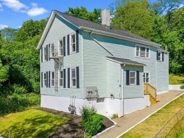 409 Crescent St, Fall River, MA 02720