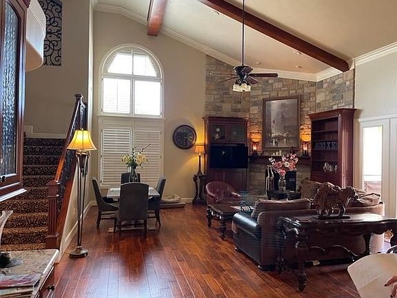 4th image of 45 Tuscan Villas Cir