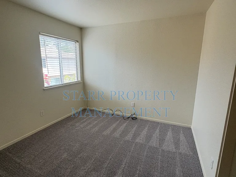 4355 Legacy Ct — Photo 13