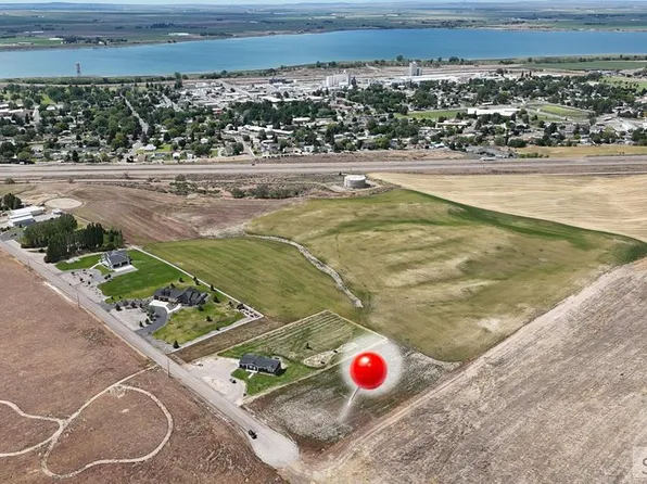 Moonlight Ln, American Falls, ID 83211