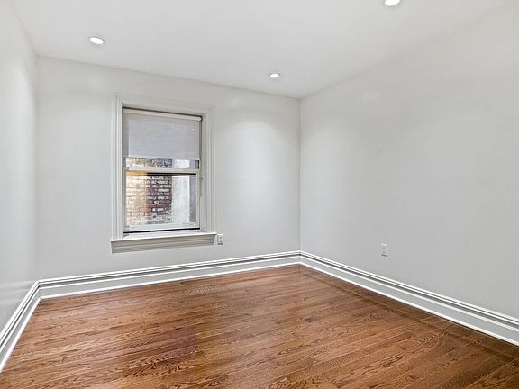 3rd image of 871 Park Pl #F