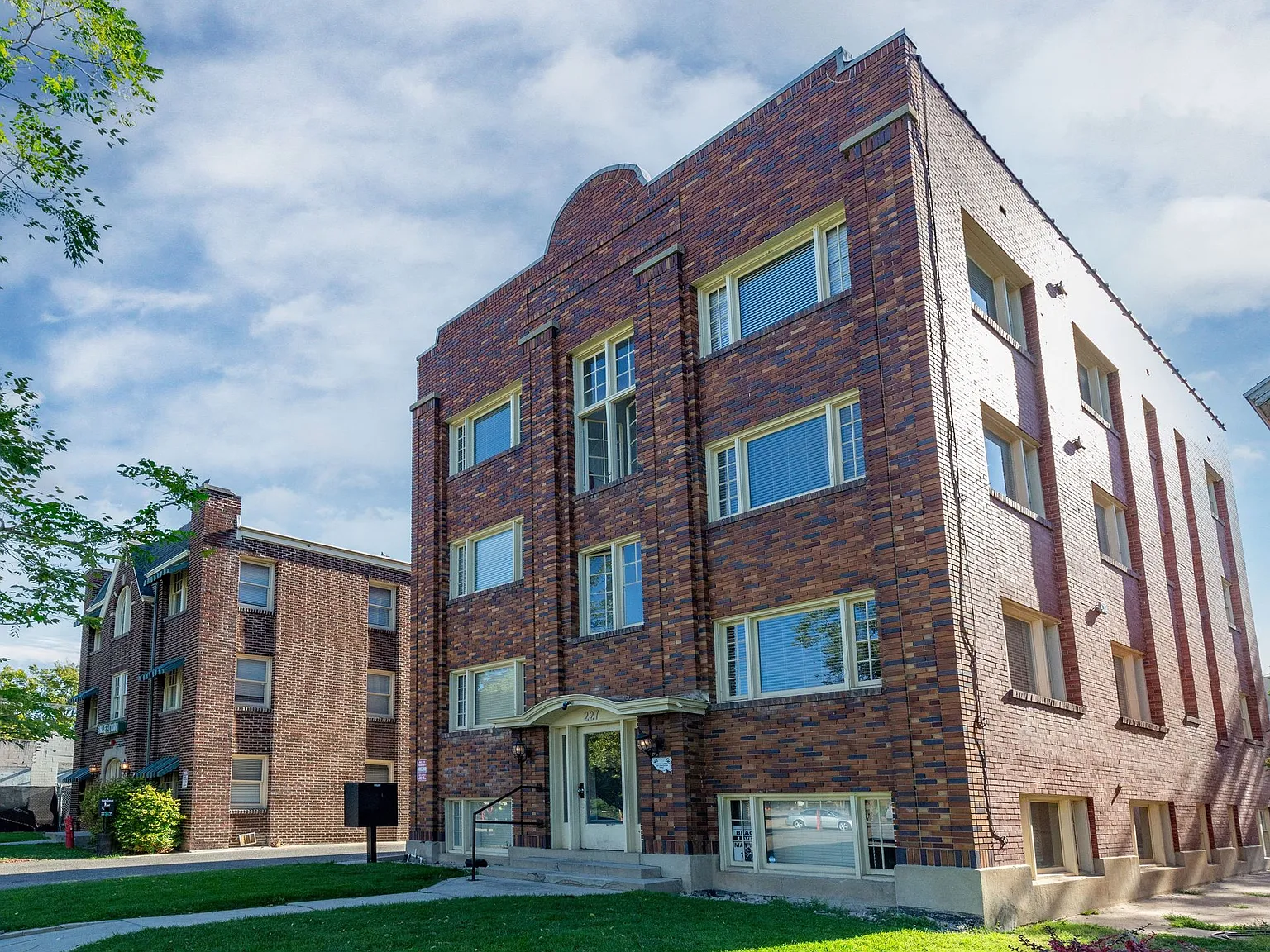 Bigelow Chapman Apartments — Photo 3