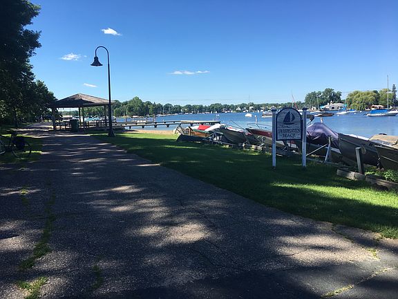 Deephaven Beach Park