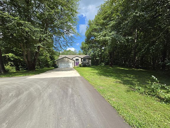 2nd image of 2468 E Michillinda Rd