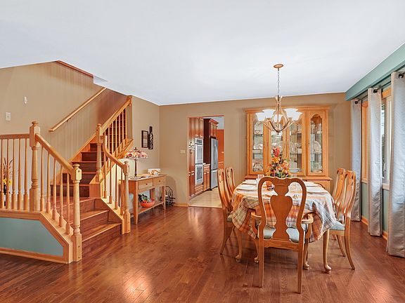 5th image of 3330 W 99th St