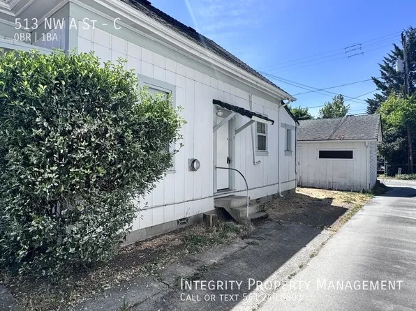 513 NW A St Unit C, Grants Pass, OR 97526