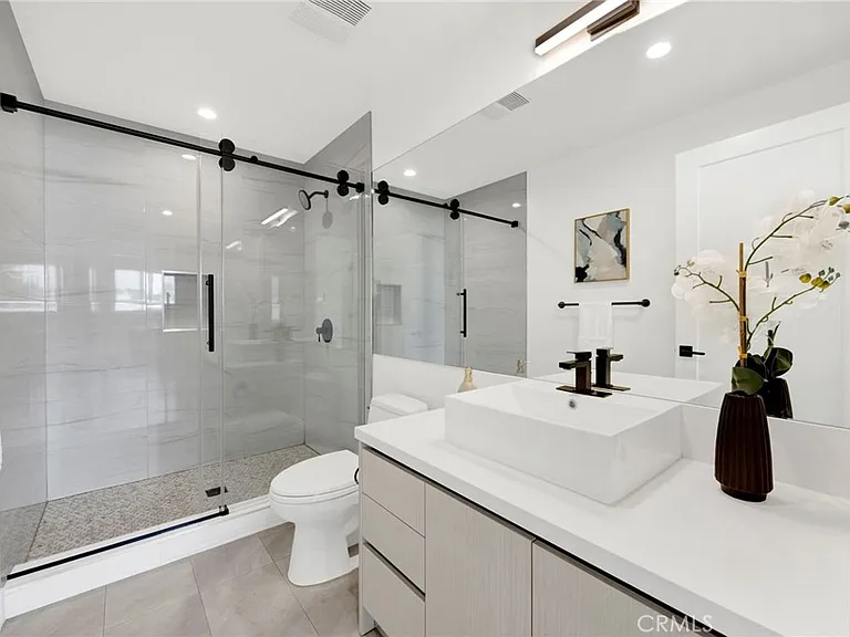 941 E California Blvd #1 — Photo 19