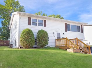 605 12th St NW, Mandan, ND 58554