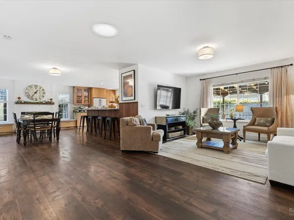 422 Terrace Boulevard, Healdsburg, CA 95448