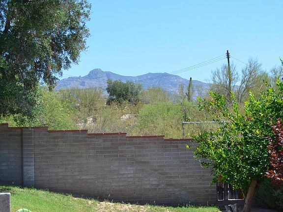 3rd image of 5537 N Northern Hills Dr