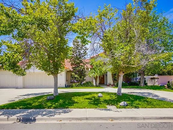 3rd image of 14258 Arbolitos Dr