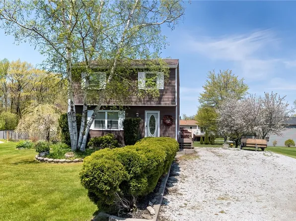 9176 Dover Ln, Girard, PA 16417