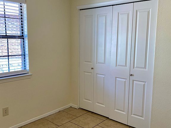 3rd image of 1613 Leslie Ann Ln