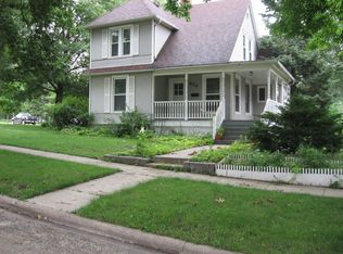 620 2nd Ave NW, Waverly, IA 50677