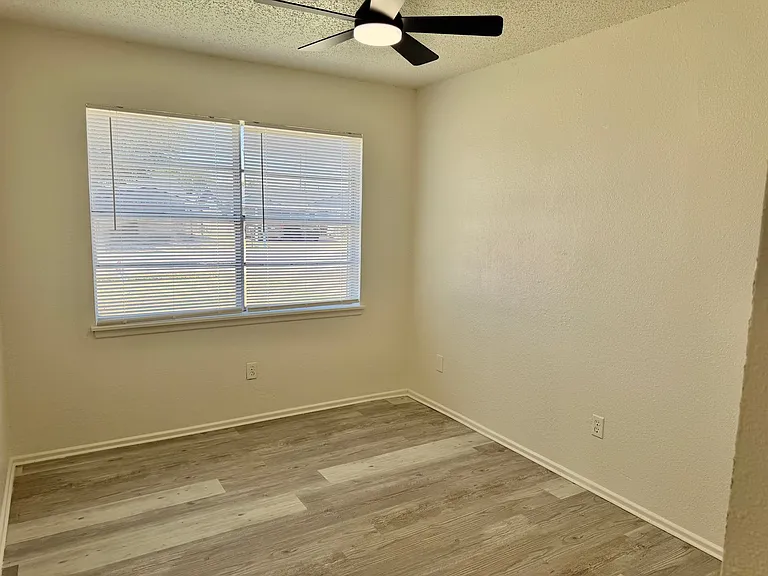 4615 Grinnell St #106 — Photo 20