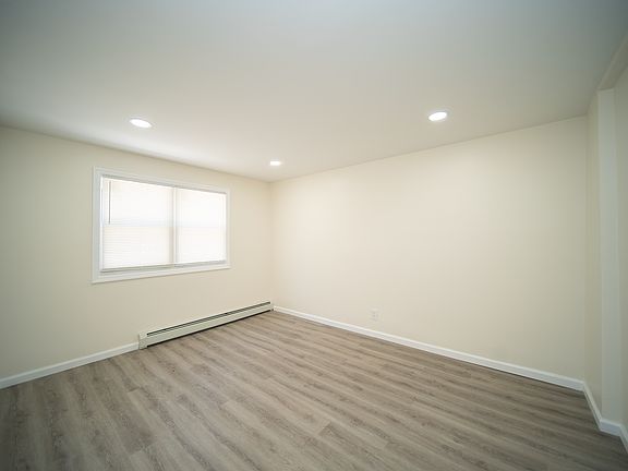 4th image of 71 Beech St #1