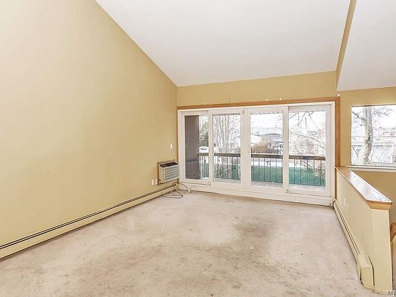 3rd image of 745-13 Conklin St