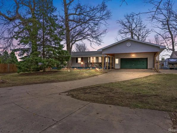 11540 E Silver Lake Rd, Byron, MI 48418