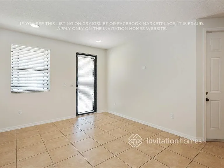 666 NE 35th Ave — Photo 4