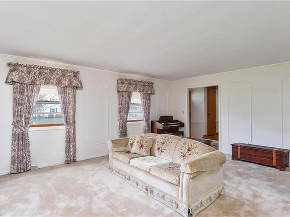 2nd image of 444 Jaronte Dr