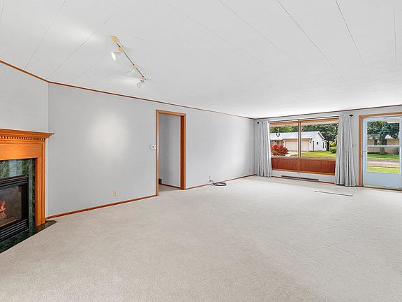 5th image of 2336 44th St