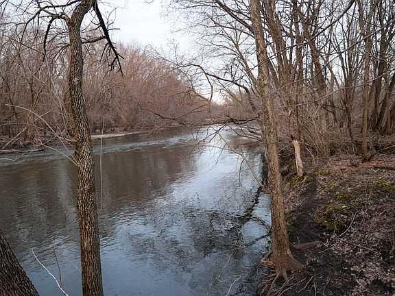 3rd image of 566 Hardin Rd