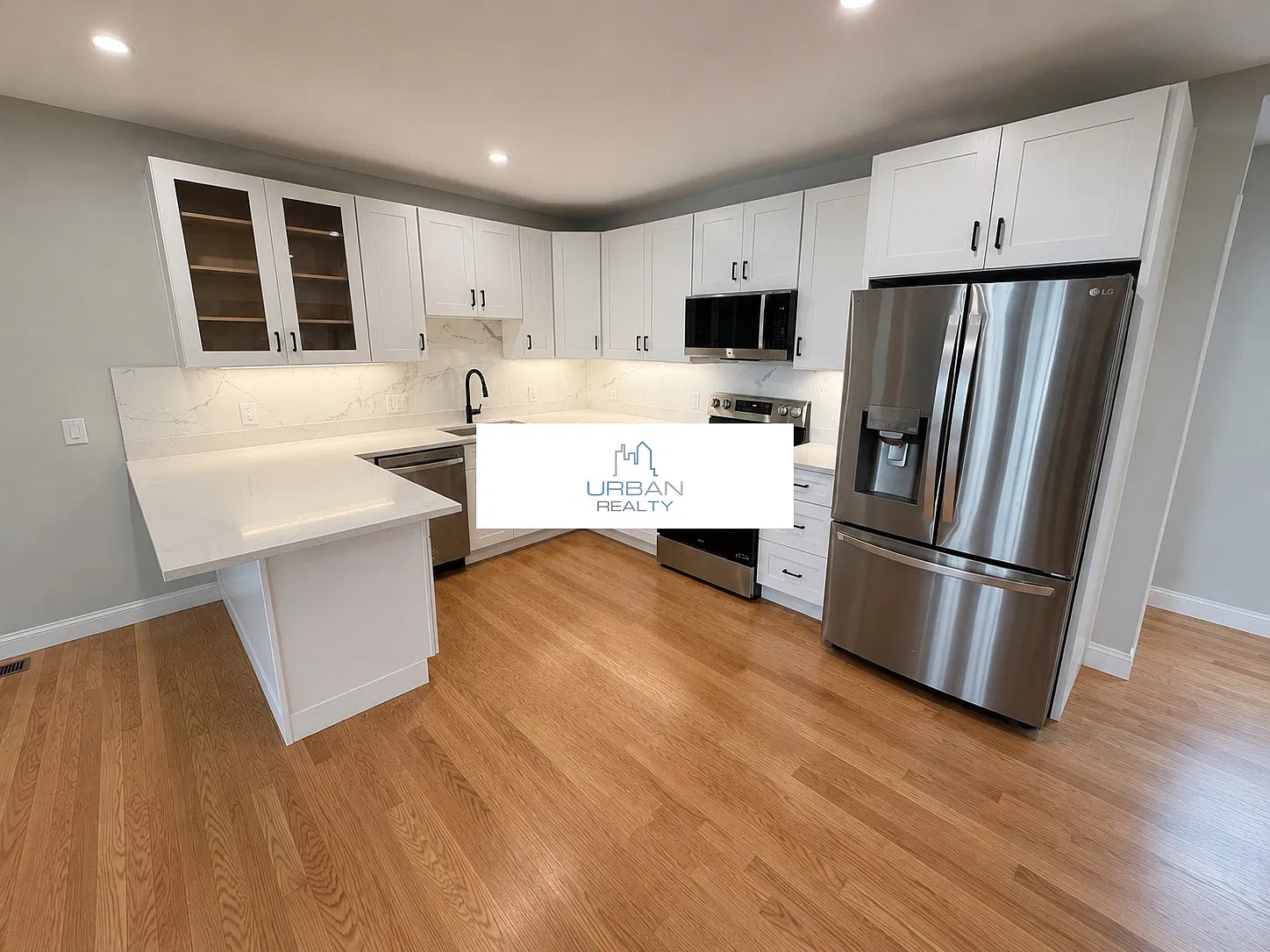 13 bed, 6.0 bath, 4100 sqft, $21,450 — Photo 3