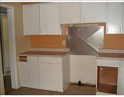 5th image of 10113 N Ashley St