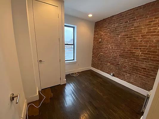 3rd image of 125 Sterling St APT 14