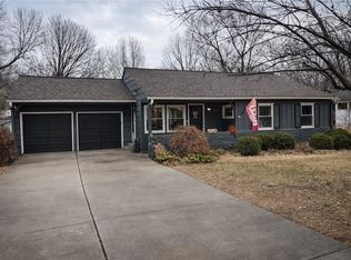 7745 Reeds Rd, Prairie Village, KS 66208