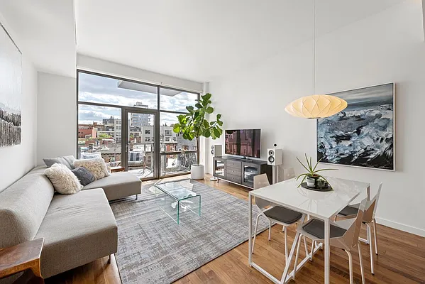 Sold by Nest Seekers International | media 4